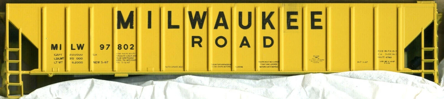 Athearn 5306 HO Scale 54' Covered Hopper (Blue Box Kit) MILW 97802 - NOS